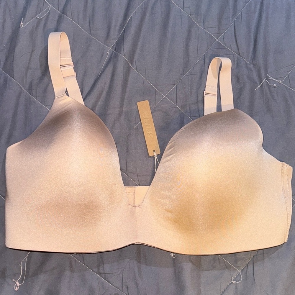 SKIMS WIRELESS BRA